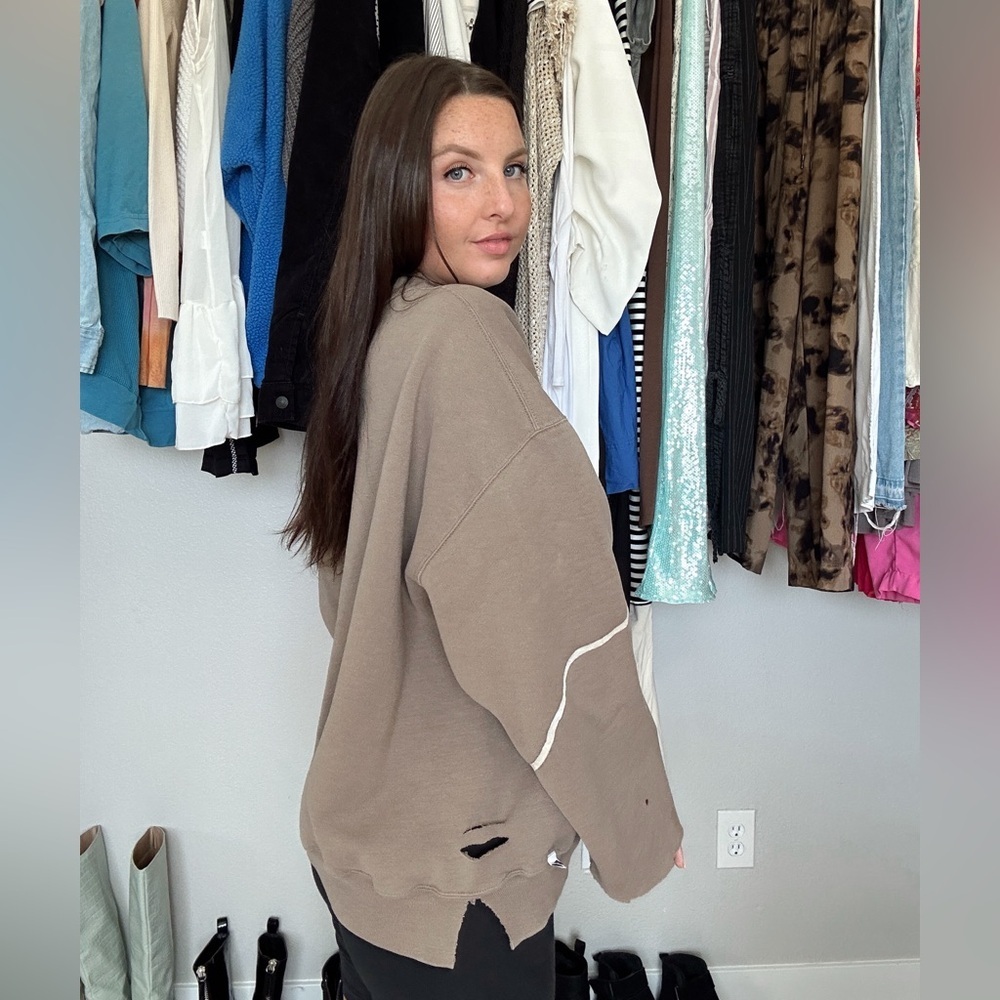 Russell Athletic Brown Graphic Sweatshirt - Picture 5 of 5